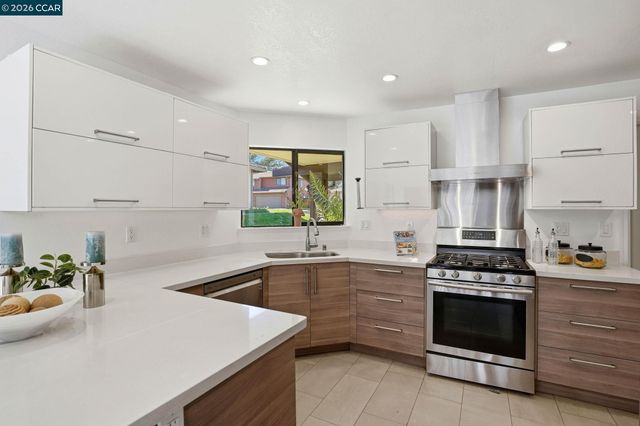 2122 Pinehurst Ct, El Cerrito, CA 94530