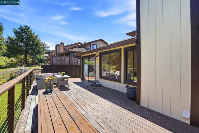 2122 Pinehurst Ct, El Cerrito, CA 94530