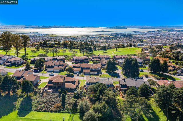 2122 Pinehurst Ct, El Cerrito, CA 94530