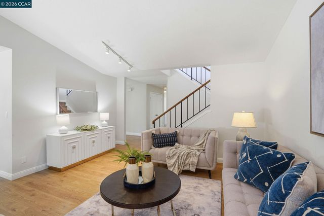 2122 Pinehurst Ct, El Cerrito, CA 94530