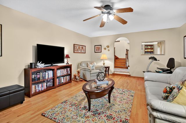 4 Sunset Drive, Wallingford, CT 06492