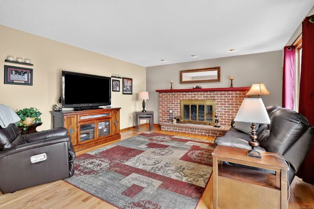 4 Sunset Drive, Wallingford, CT 06492