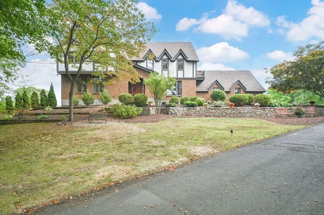 4 Sunset Drive, Wallingford, CT 06492
