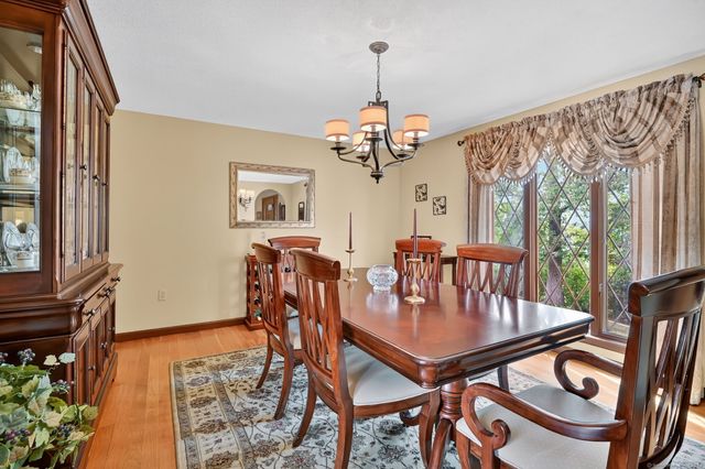 4 Sunset Drive, Wallingford, CT 06492