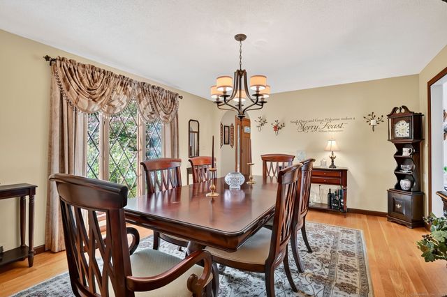 4 Sunset Drive, Wallingford, CT 06492