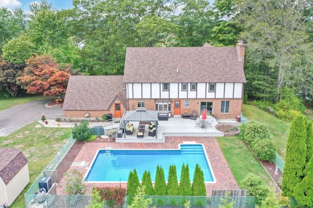 4 Sunset Drive, Wallingford, CT 06492