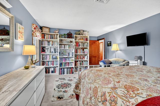 4 Sunset Drive, Wallingford, CT 06492