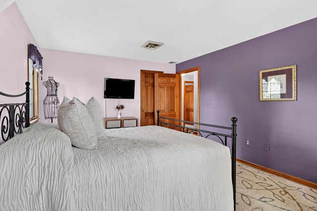 4 Sunset Drive, Wallingford, CT 06492
