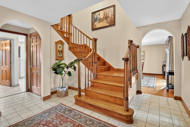 4 Sunset Drive, Wallingford, CT 06492