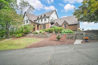 4 Sunset Drive, Wallingford, CT 06492