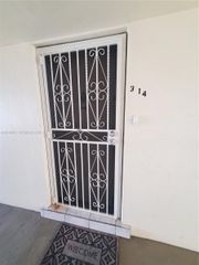 16801 NE 13th Ave 314, Miami, FL 33162