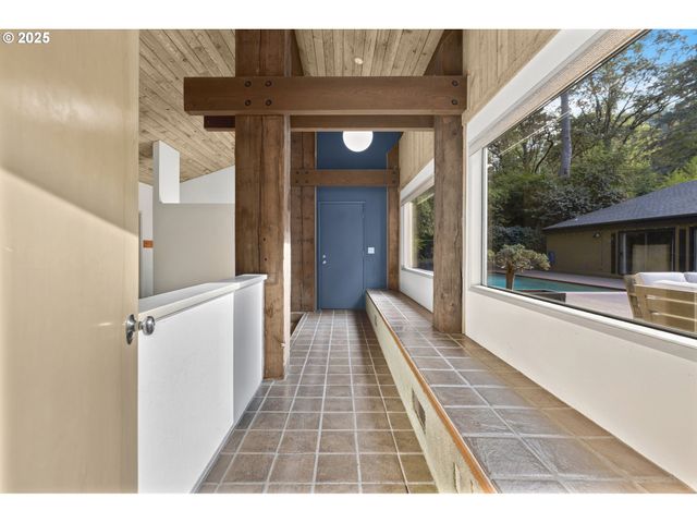 1993 FIRCREST Dr, Eugene, OR 97403