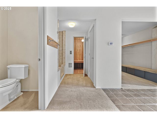 1993 FIRCREST Dr, Eugene, OR 97403