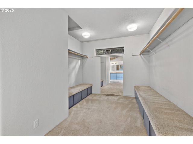 1993 FIRCREST Dr, Eugene, OR 97403