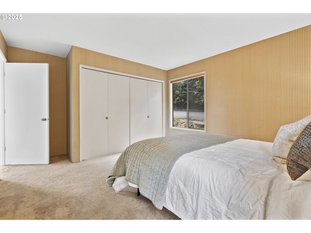 1993 FIRCREST Dr, Eugene, OR 97403