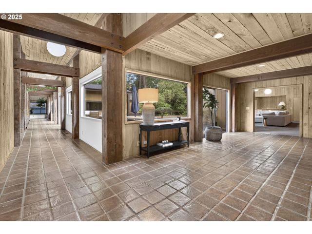 1993 FIRCREST Dr, Eugene, OR 97403