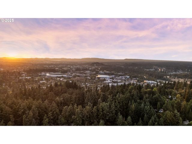 1993 FIRCREST Dr, Eugene, OR 97403