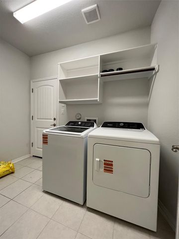 121 Red Granite RD, Georgetown, TX 78633