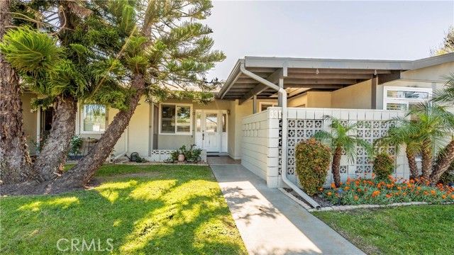 1880 St John Rd Mut 15, 33B, Seal Beach, CA 90740