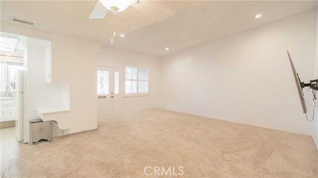 1880 St John Rd Mut 15, 33B, Seal Beach, CA 90740