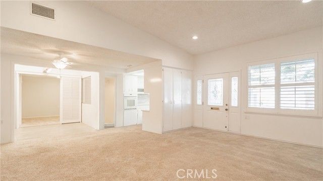 1880 St John Rd Mut 15, 33B, Seal Beach, CA 90740