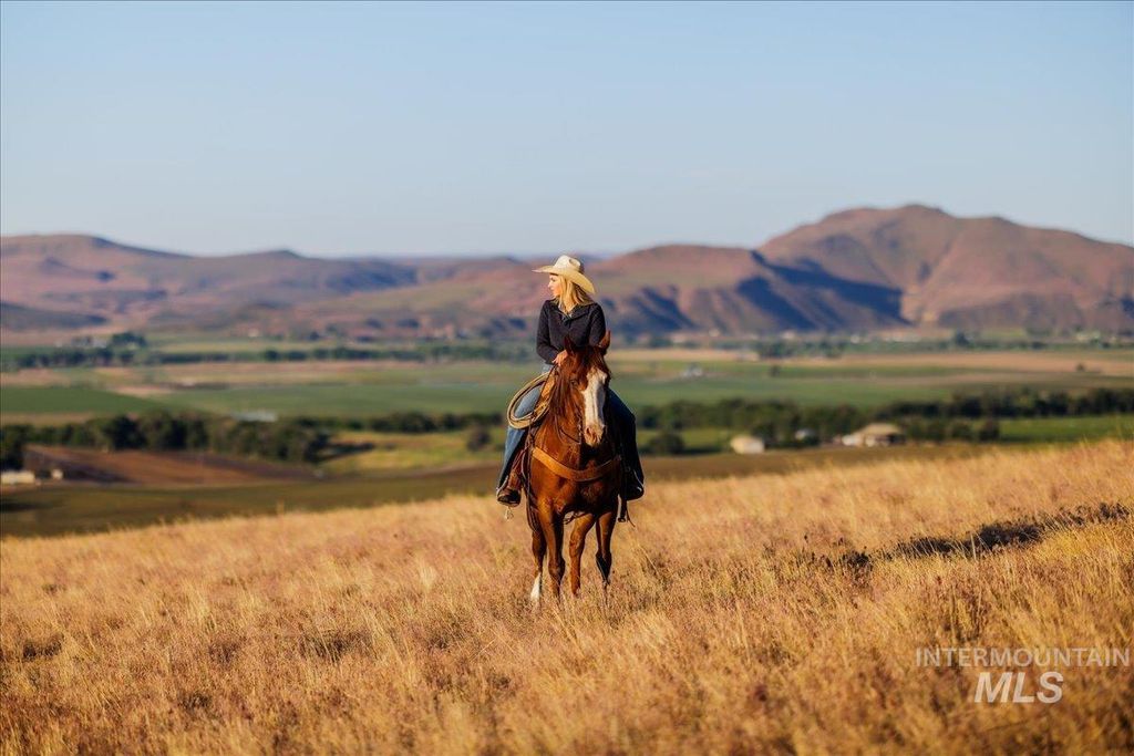 1270 Hillcrest Dr., Vale, OR 97918 photo 2