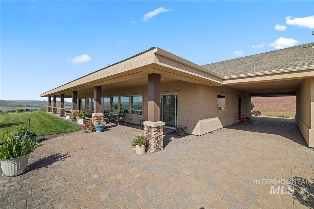 1270 Hillcrest Dr., Vale, OR 97918 photo 4