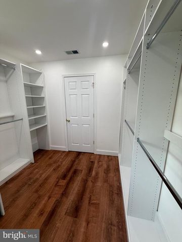 816 CROTHERS LN, Rockville, MD 20852