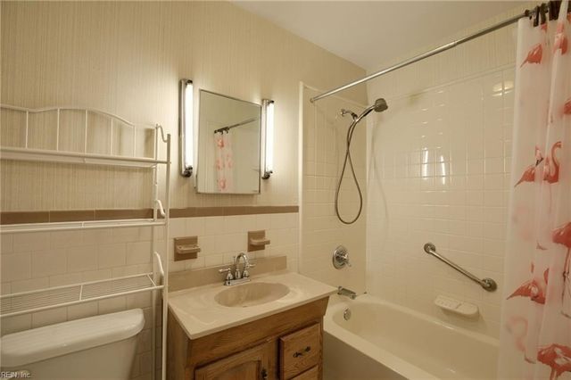 6 Karen DR, Newport News, VA 23608