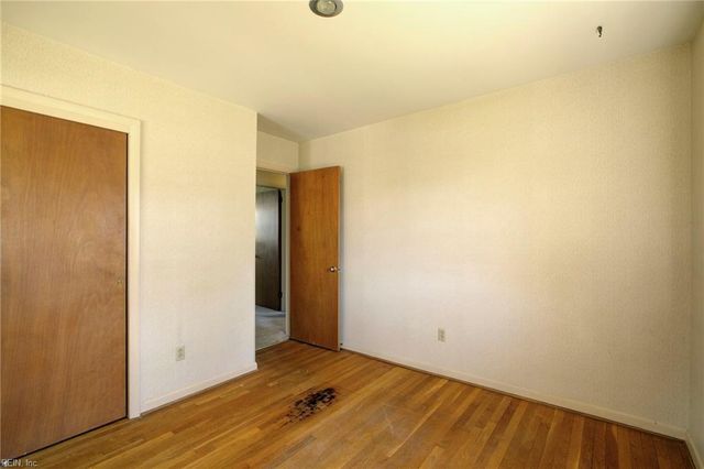 6 Karen DR, Newport News, VA 23608