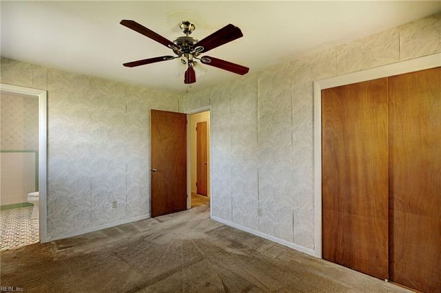 6 Karen DR, Newport News, VA 23608