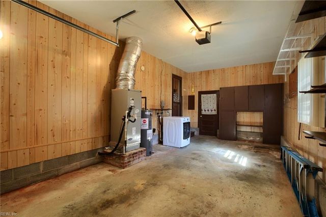 6 Karen DR, Newport News, VA 23608