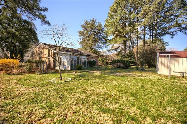 6 Karen DR, Newport News, VA 23608