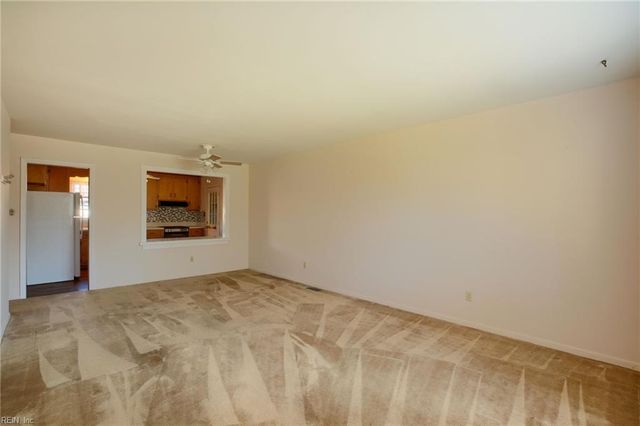 6 Karen DR, Newport News, VA 23608