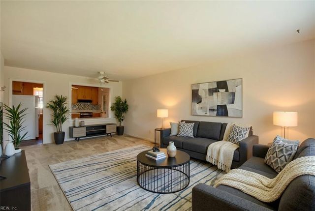 6 Karen DR, Newport News, VA 23608