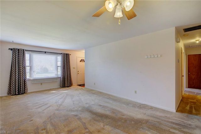 6 Karen DR, Newport News, VA 23608