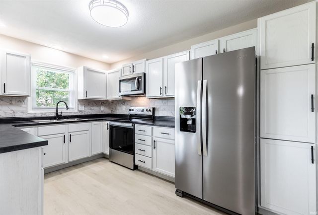 8833 Idaho Drive, Newburgh, IN 47630