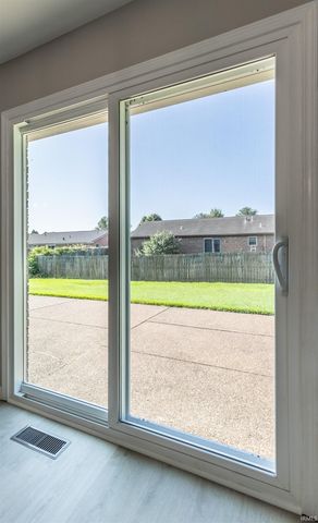 8833 Idaho Drive, Newburgh, IN 47630