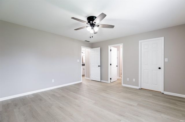 8833 Idaho Drive, Newburgh, IN 47630