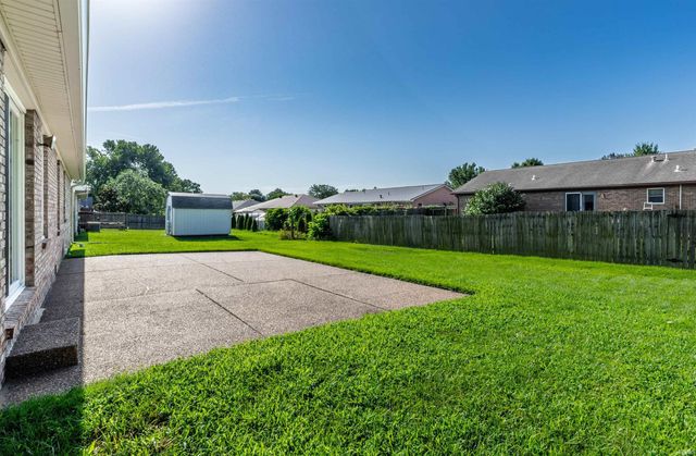 8833 Idaho Drive, Newburgh, IN 47630