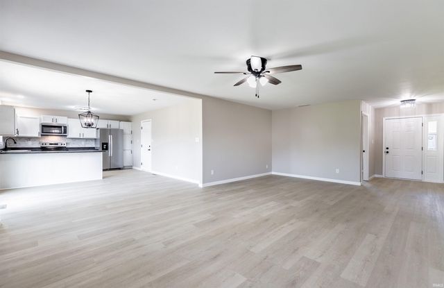 8833 Idaho Drive, Newburgh, IN 47630
