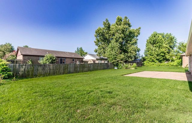 8833 Idaho Drive, Newburgh, IN 47630