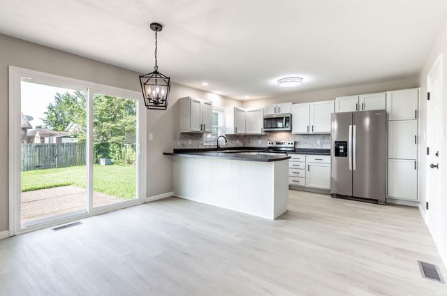 8833 Idaho Drive, Newburgh, IN 47630