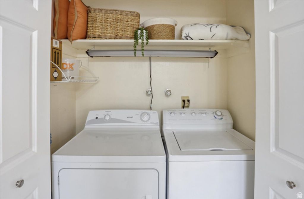 Image 33 of property listing at 3987 WESTWIND CT, Riverdale, UT 84405