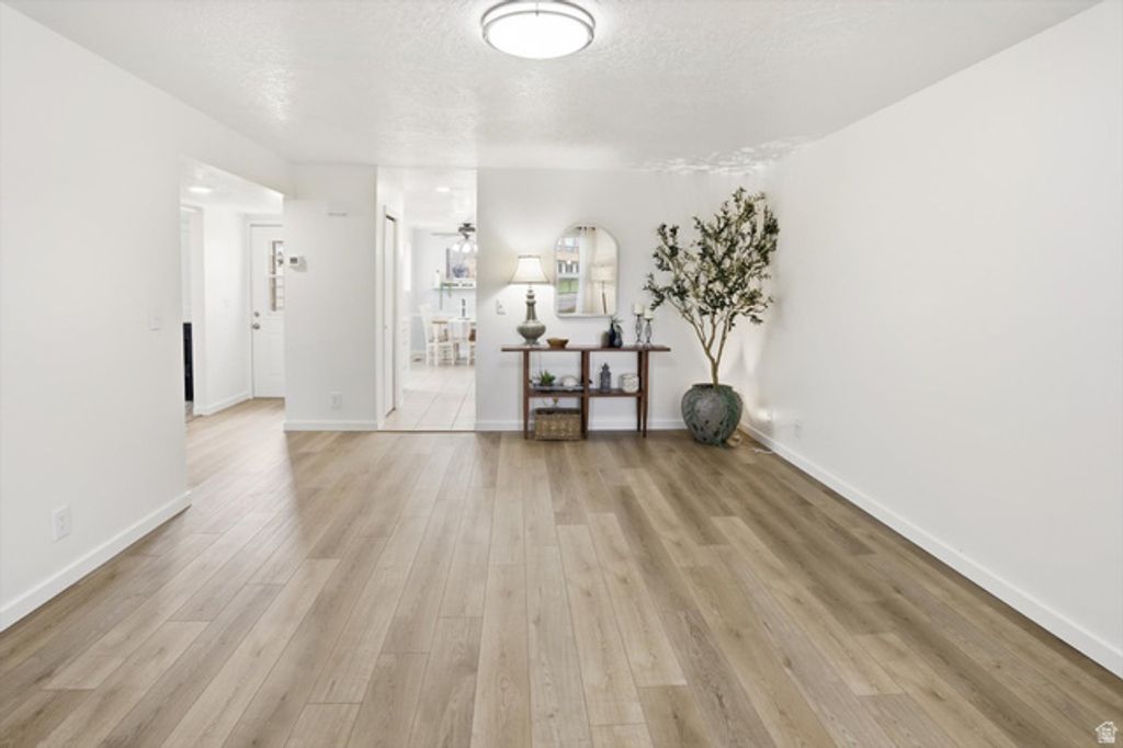 Image 5 of property listing at 3987 WESTWIND CT, Riverdale, UT 84405