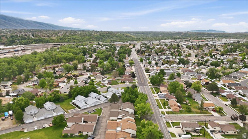 Image 46 of property listing at 3987 WESTWIND CT, Riverdale, UT 84405