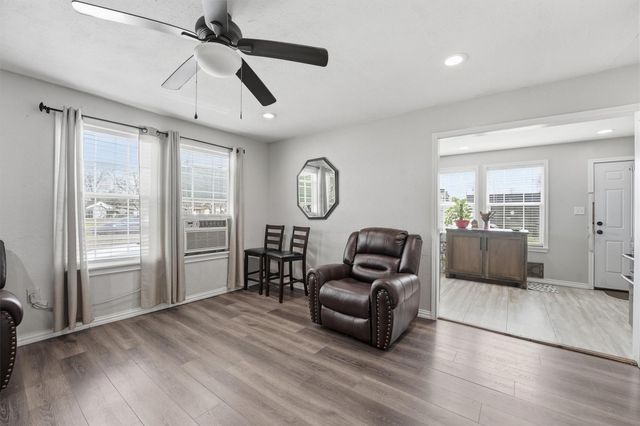 403 S Velasco Street, Angleton, TX 77515