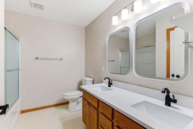727 2nd Street NE, Hopkins, MN 55343