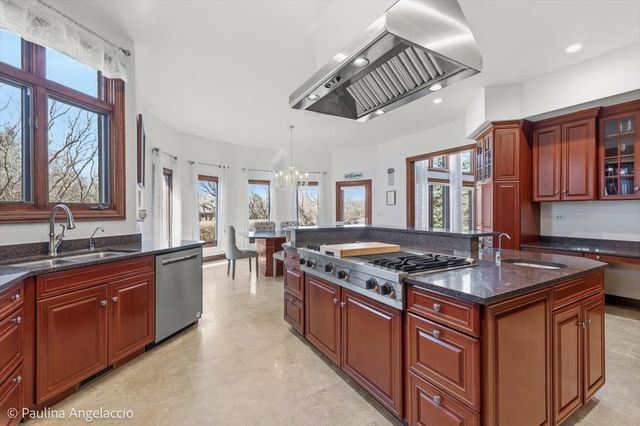 12 Bridlewood Trail, South Barrington, IL 60010