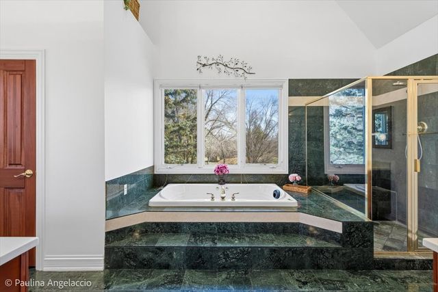 12 Bridlewood Trail, South Barrington, IL 60010